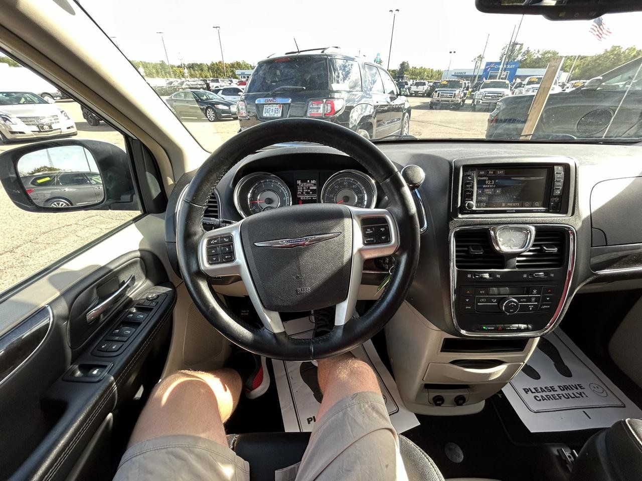 Used 2015 Chrysler Town & Country Touring FWD image 26