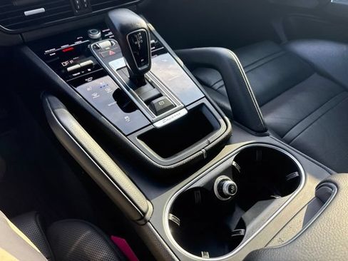 Used 2019 Porsche Cayenne AWD/4WD image 29