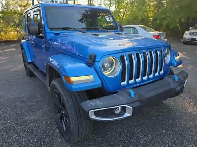 Used 2023 Jeep Wrangler Unlimited Sahara w/ Cold Weather Group AWD/4WD image 1