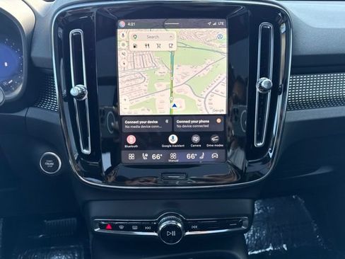 Certified 2025 Volvo XC40 B5 Plus AWD/4WD image 25