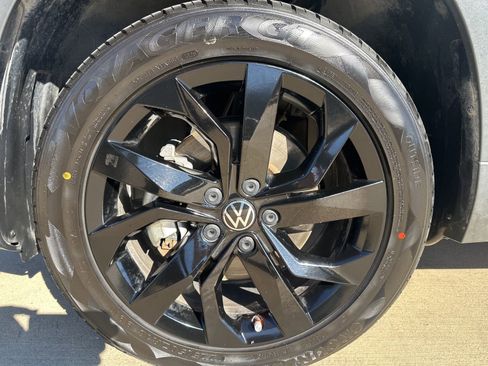 Used 2022 Volkswagen Taos SE image 10