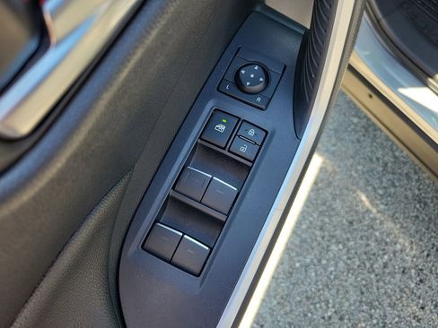 Used 2023 Toyota RAV4 XLE Premium image 15