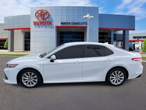 Used 2019 Toyota Camry LE image 5