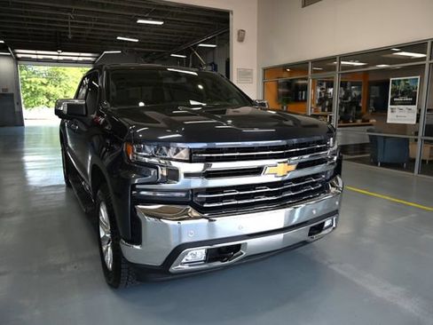 Used 2021 Chevrolet Silverado 1500 LTZ AWD/4WD image 3