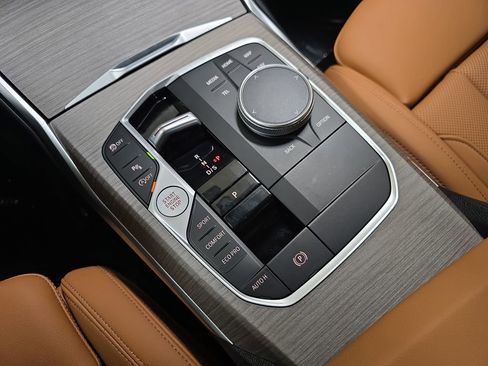 Used 2025 BMW 330i Sedan w/ Convenience Package image 26