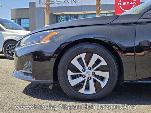 Used 2025 Nissan Altima 2.5 S FWD image 9