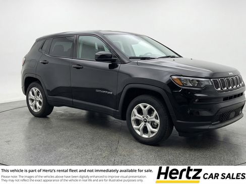Used 2025 Jeep Compass Latitude image 1