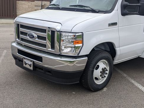 New 2025 Ford E-350 and Econoline 350 Super Duty w/ Power Equipment Group image 10