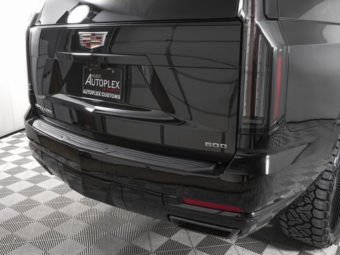 Used 2026 Cadillac Escalade ESV Sport w/ Touring Package image 41