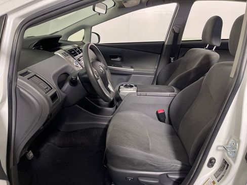 Used 2014 Toyota Prius V Two image 13