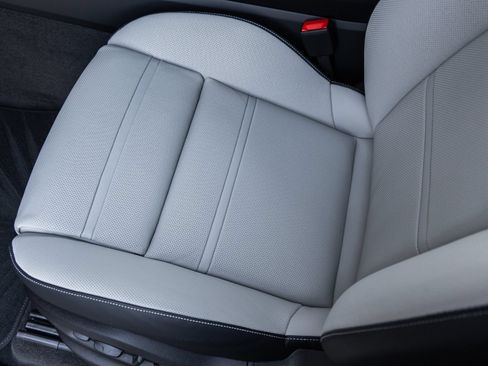 Certified 2026 Porsche Cayenne E-Hybrid AWD/4WD image 29