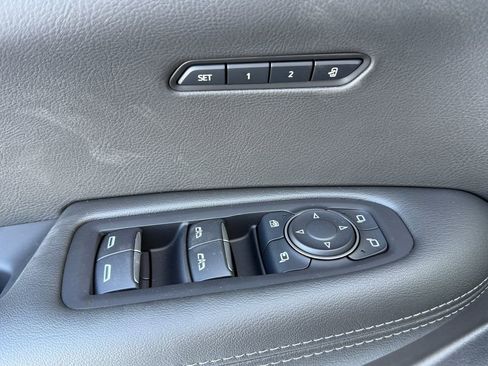 New 2025 Cadillac XT6 Luxury image 17