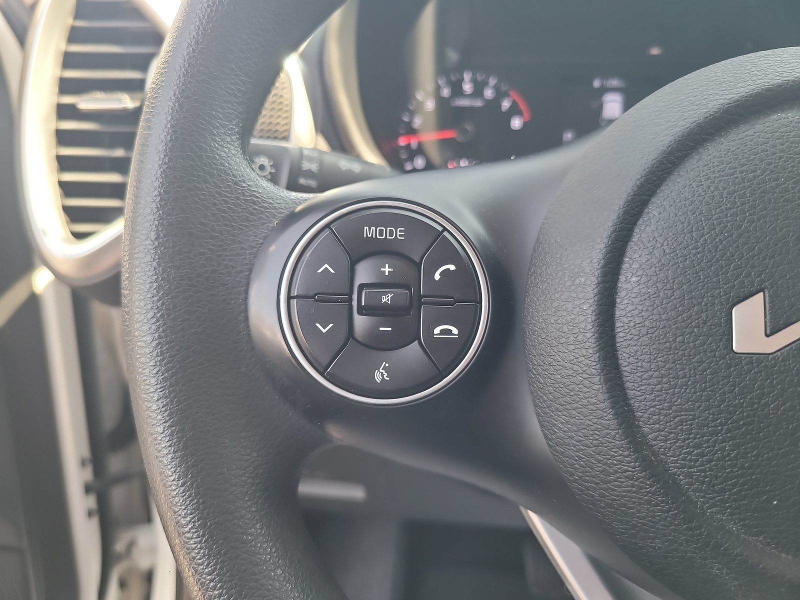Used 2022 Kia Soul LX w/ Technology Package FWD image 13