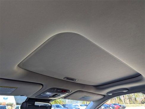 Used 2024 Kia Telluride S w/ S Sunroof Package image 13