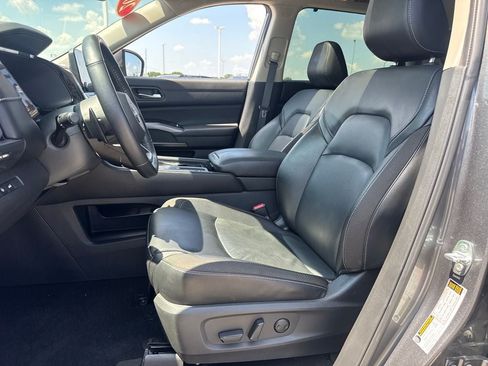 Used 2022 Nissan Pathfinder SL w/ SL Premium Package FWD image 14