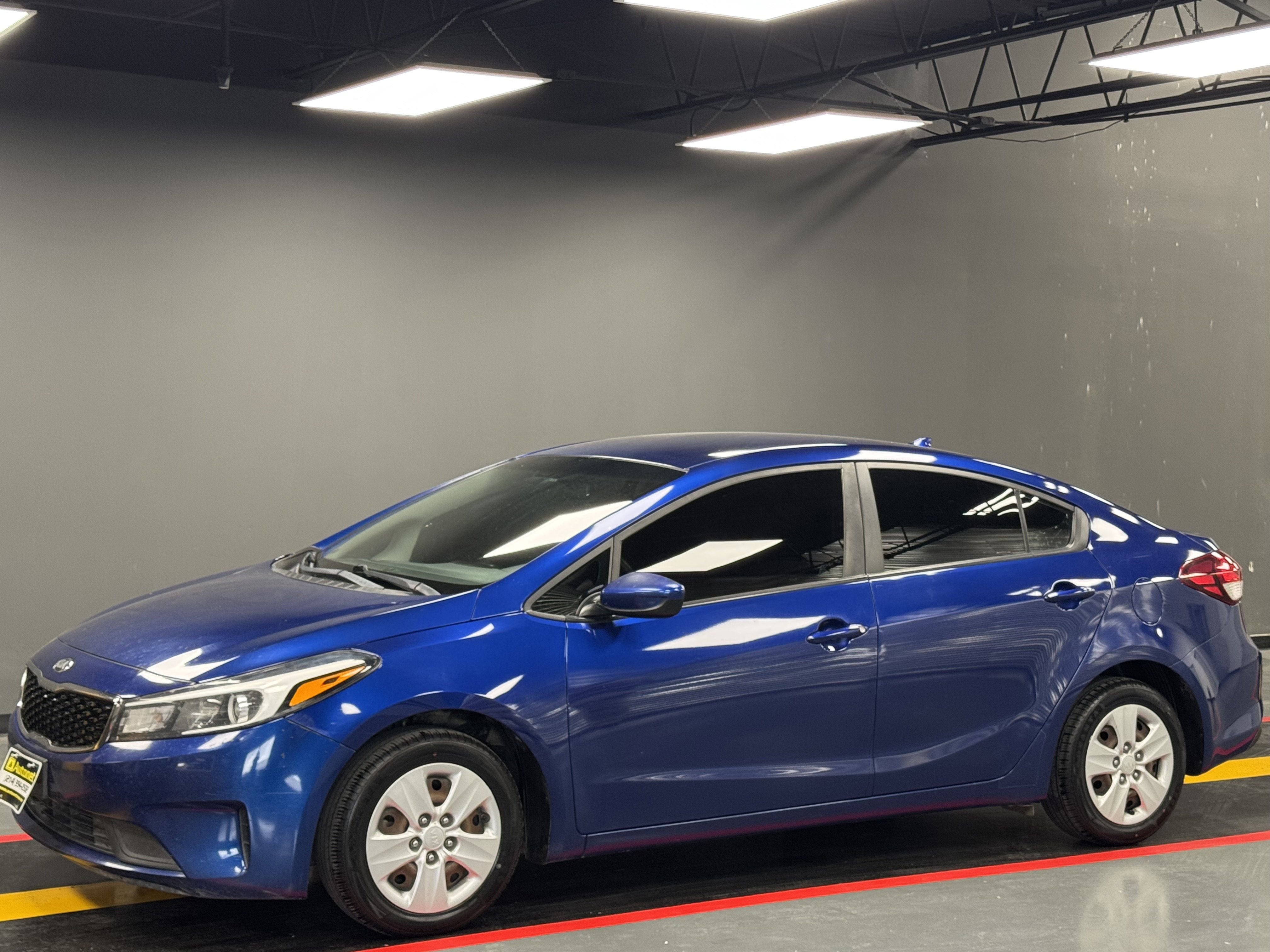Used 2017 Kia Forte LX FWD image 1