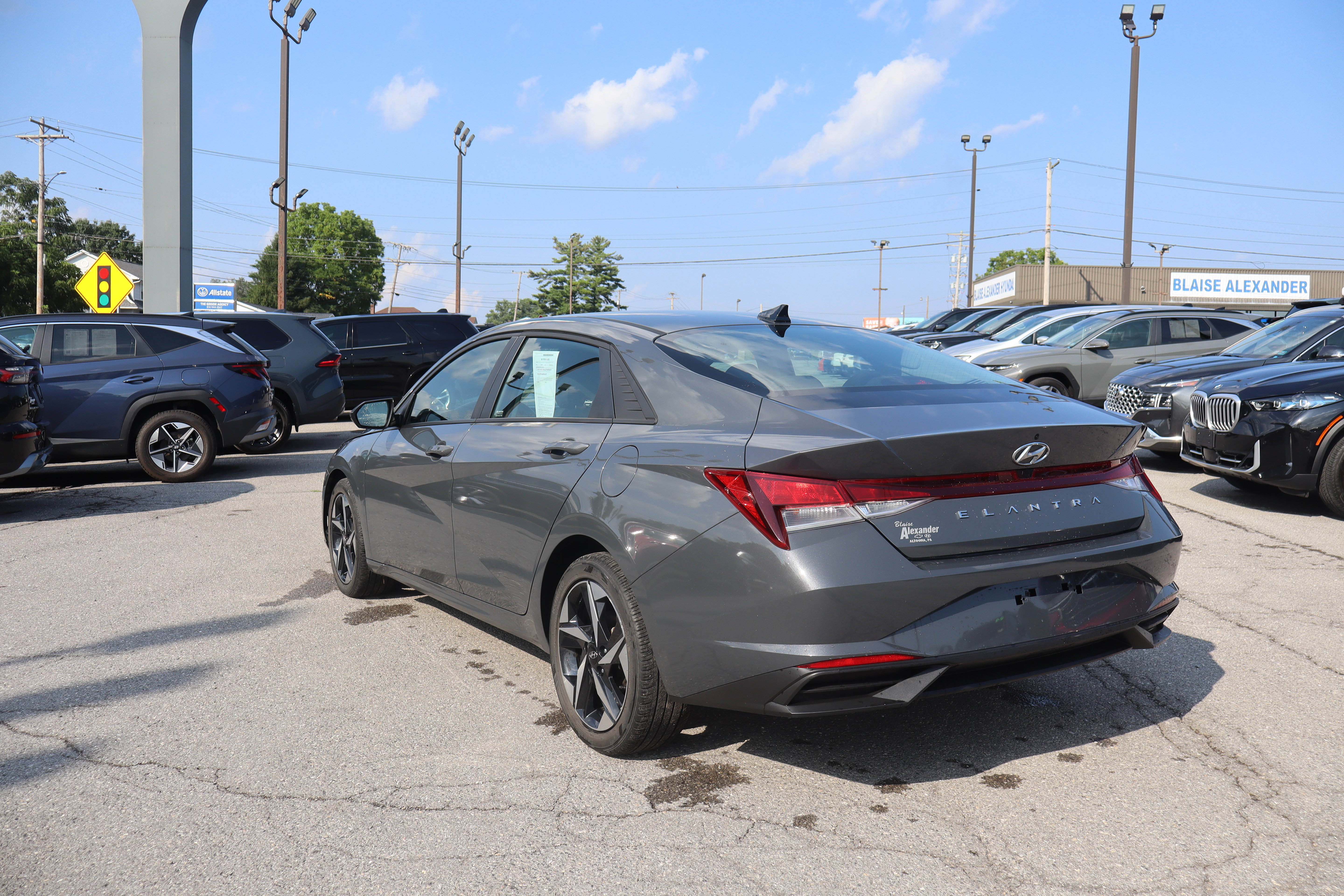 Certified 2023 Hyundai Elantra SEL w/ Convenience Package FWD image 6