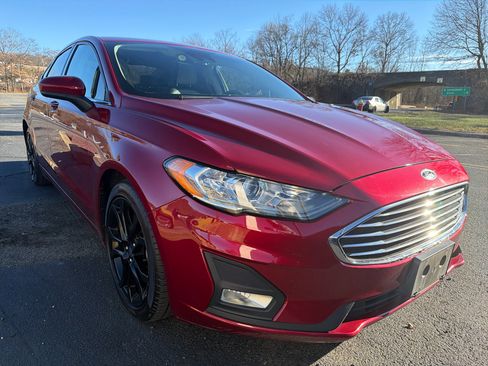 Used 2019 Ford Fusion SE w/ Equipment Group 151A image 3
