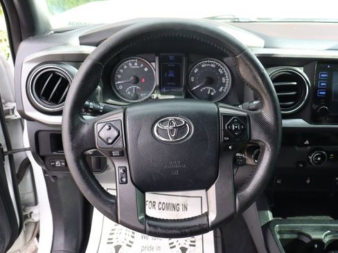 Used 2016 Toyota Tacoma TRD Off-Road w/ Towing Package image 21