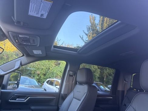 New 2025 GMC Sierra 2500 Denali w/ Denali Reserve Package image 18