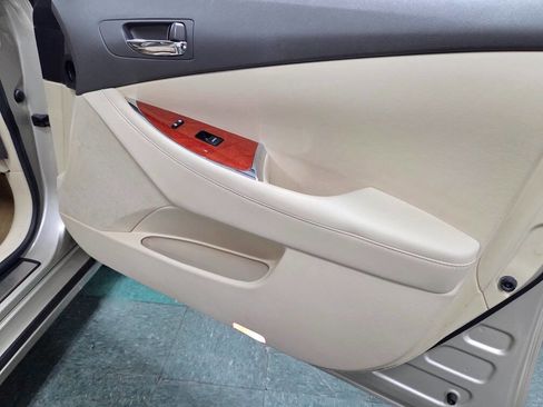 Used 2010 Lexus ES 350 FWD image 25