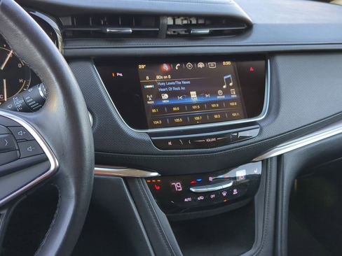Used 2018 Cadillac XT5 Luxury image 32
