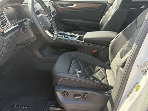 New 2026 Volkswagen Atlas SE image 12