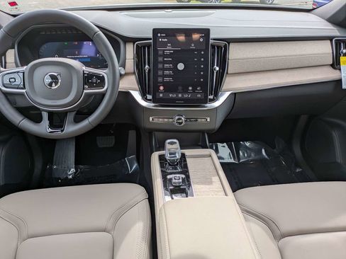 New 2026 Volvo XC90 B5 Core image 17