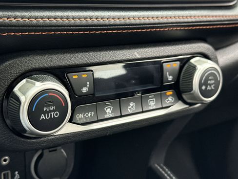 Used 2019 Nissan Kicks SR w/ SR Premium Package image 30