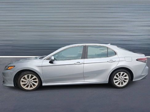 Used 2022 Toyota Camry LE FWD image 1