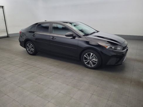 Used 2022 Kia Forte LXS image 11
