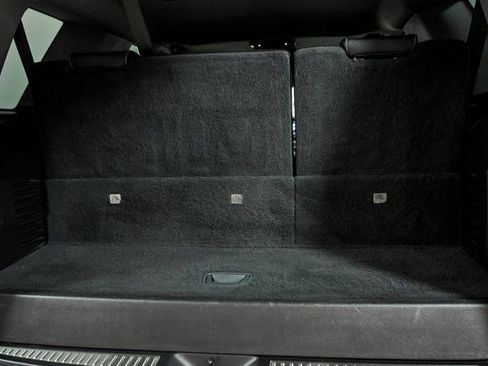 Used 2020 GMC Yukon SLT w/ Premium Edition image 8