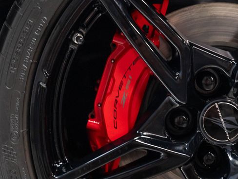 Used 2022 Chevrolet Corvette Stingray Preferred Cpe w/ Z51 Performance Package RWD image 45