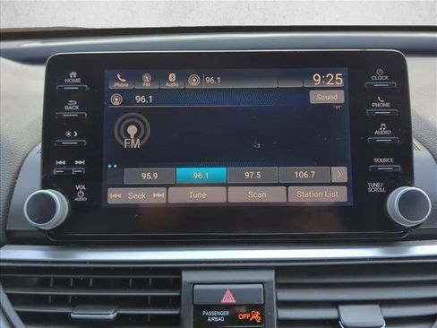 Used 2018 Honda Accord Sport image 13