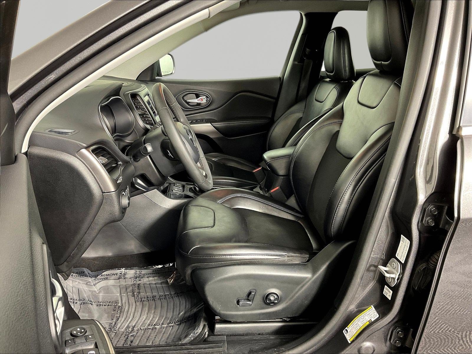 Used 2020 Jeep Cherokee Latitude Plus FWD image 21