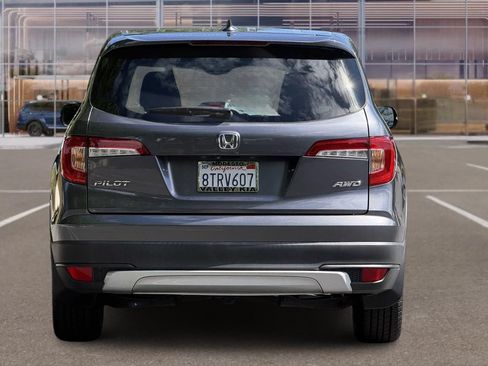 Used 2021 Honda Pilot EX image 5