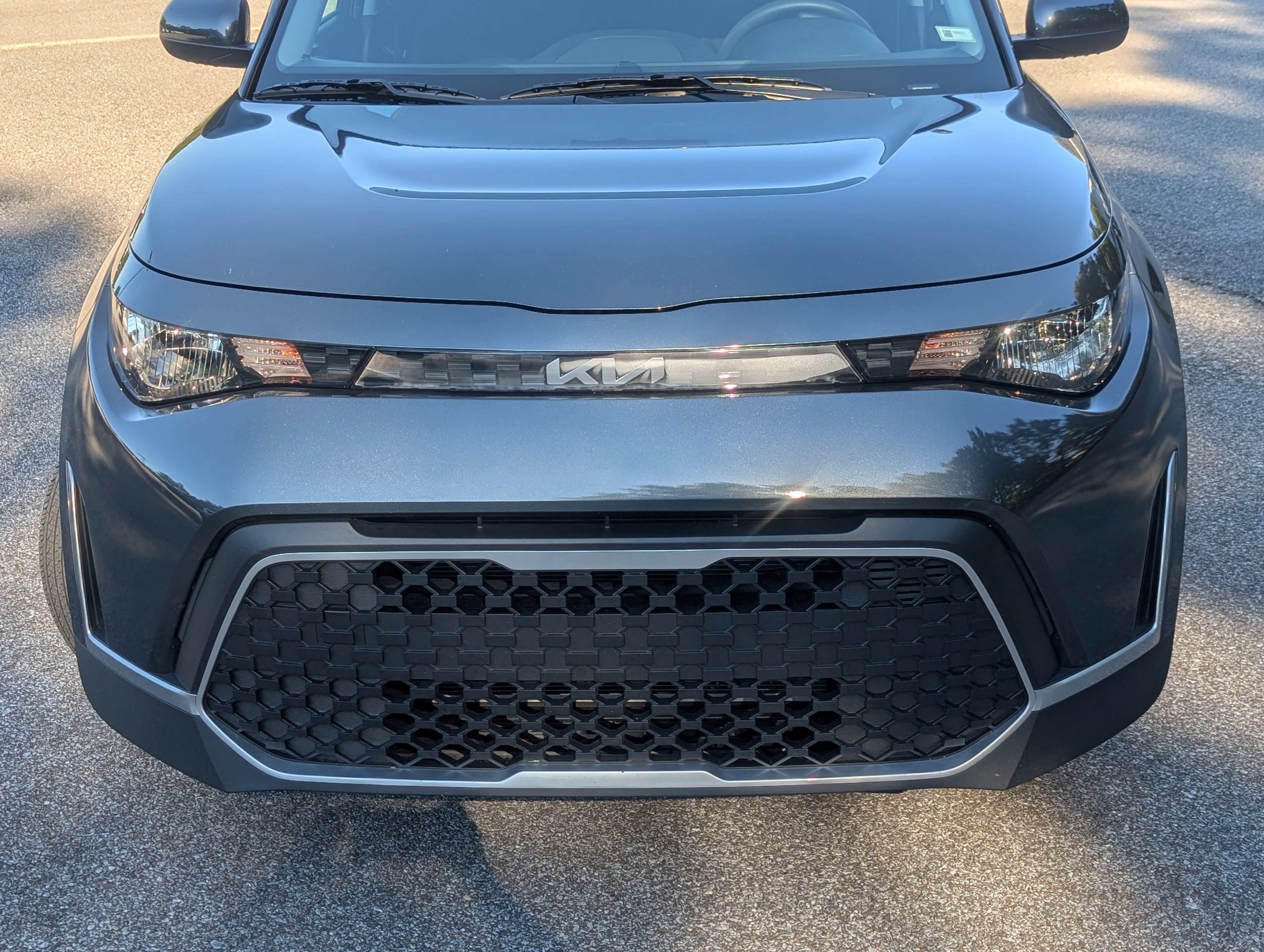 Used 2025 Kia Soul LX w/ LX Technology Package FWD image 12