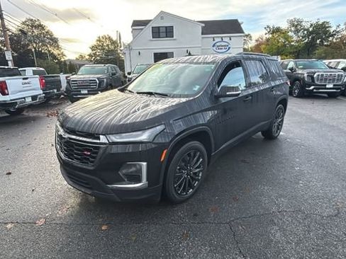 Certified 2024 Chevrolet Traverse RS FWD image 3