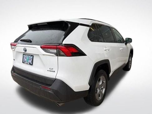 Used 2024 Toyota RAV4 LE AWD/4WD image 7