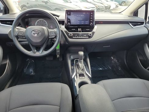 Used 2020 Toyota Corolla LE FWD image 11
