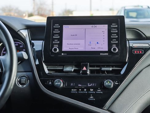 Used 2022 Toyota Camry SE image 12