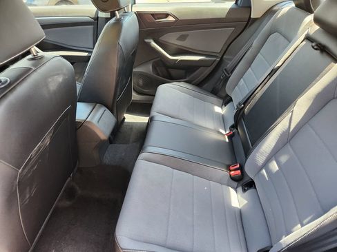 Used 2026 Volkswagen Jetta SE FWD image 19