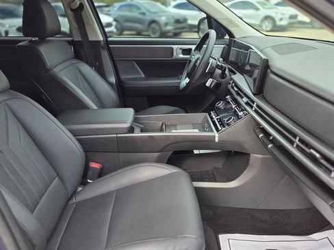 Used 2025 Hyundai Santa Fe SEL image 16