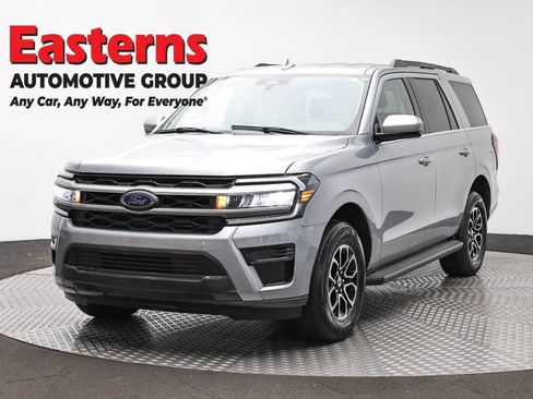 Used 2024 Ford Expedition XLT image 1