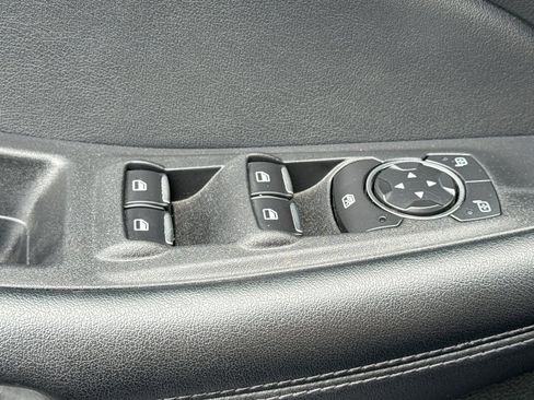 Used 2022 Ford Edge SEL image 11