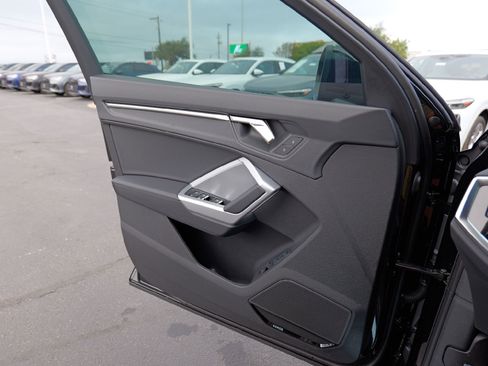 New 2025 Audi Q3 2.0T Premium image 24