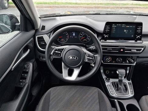 Used 2021 Kia Seltos LX AWD/4WD image 13