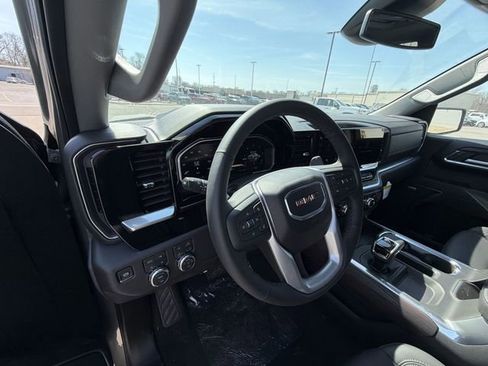 New 2026 GMC Sierra 1500 SLT image 9