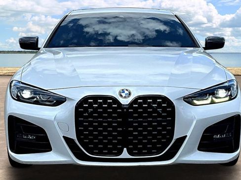 Used 2021 BMW 430i Coupe w/ M Sport Package RWD image 2