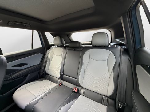 New 2026 Volkswagen Tiguan SE R-Line AWD/4WD image 12